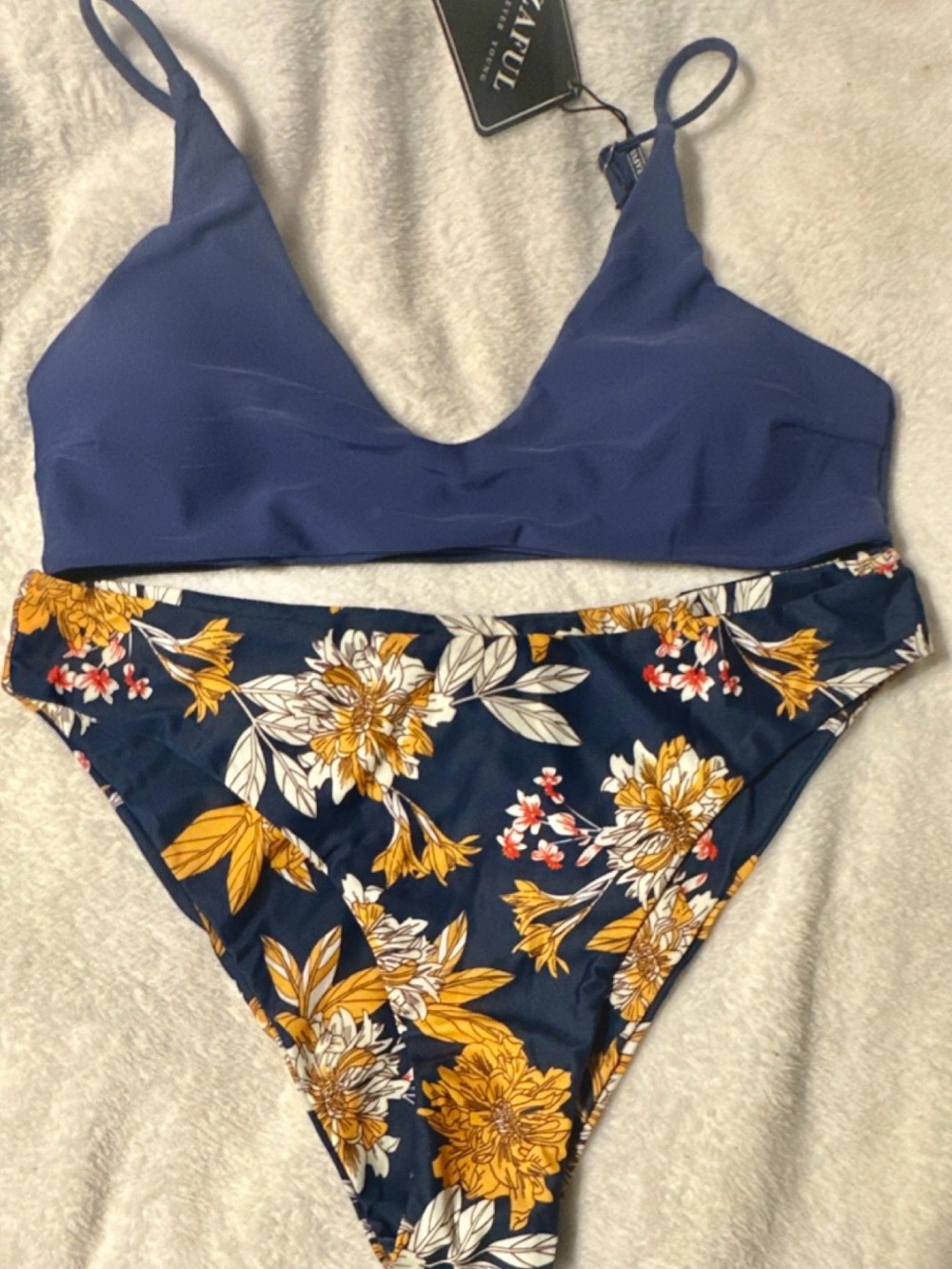 Zaful Floral High-Waisted Adjustable Bikini Set
Blue Yellow Size L